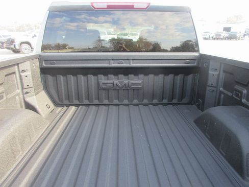 New 2026 GMC Sierra 1500 Elevation image 7