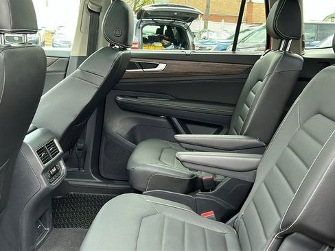 Used 2024 Volkswagen Atlas SEL AWD/4WD image 23