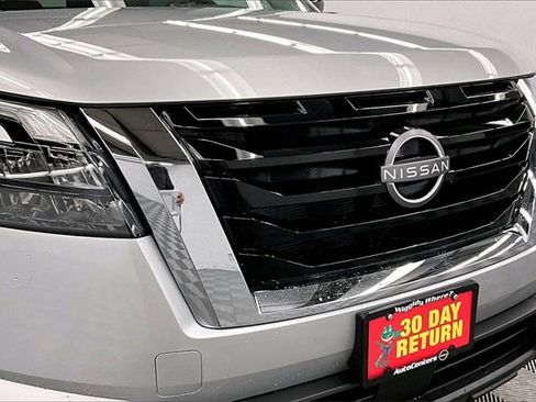 New 2025 Nissan Pathfinder S image 14