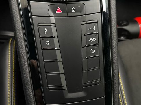 Used 2021 Porsche 718 Cayman image 21