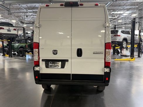 Used 2025 RAM ProMaster 2500 w/ Convenience Group FWD image 7