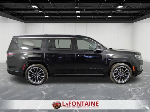 Used 2024 Jeep Wagoneer Series III w/ Premium Group I image 6