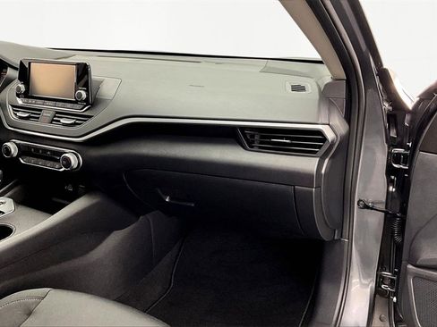 Used 2024 Nissan Altima 2.5 S image 17