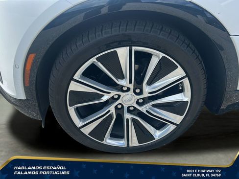 Used 2025 Cadillac Lyriq Luxury w/ LPO, Floor Liner Package AWD/4WD image 32