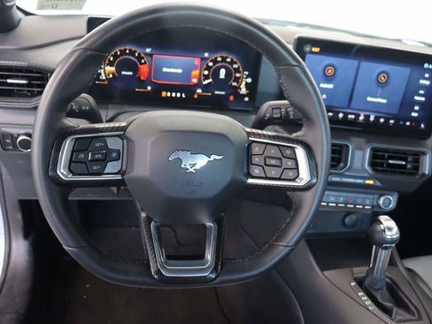 Used 2025 Ford Mustang Coupe RWD image 10