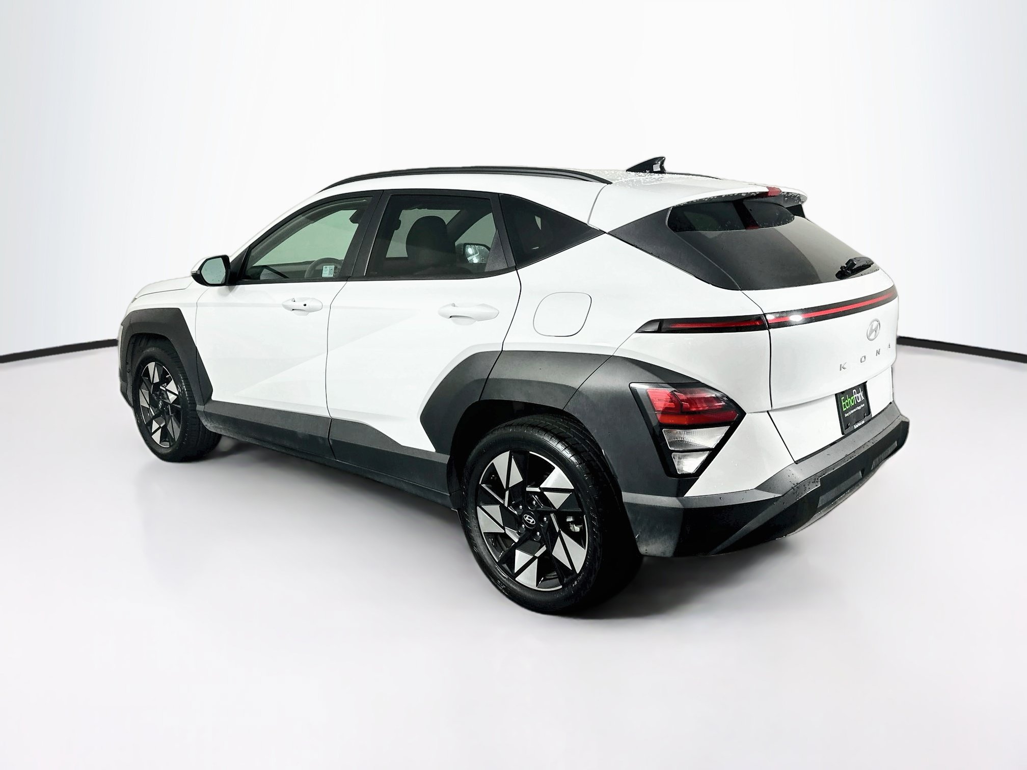 Used 2025 Hyundai Kona SEL FWD image 5