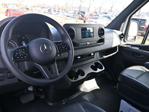 Used 2023 Mercedes-Benz Sprinter 144 Cargo image 24