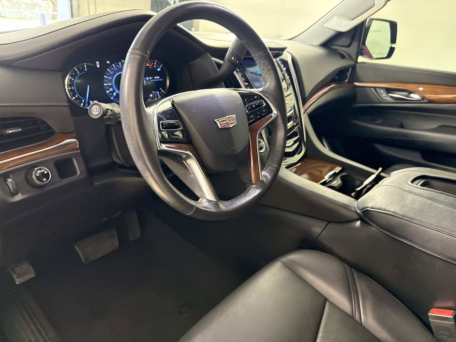 Used 2016 Cadillac Escalade 2WD image 20
