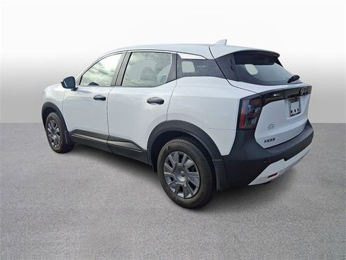 Used 2025 Nissan Kicks S image 6