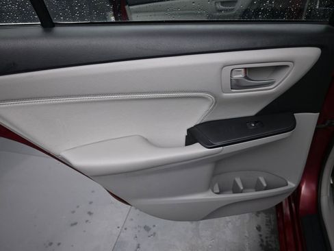 Used 2017 Toyota Camry XLE image 22