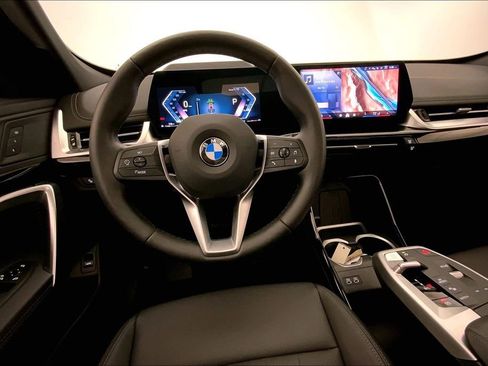 Certified 2025 BMW X1 xDrive28i AWD/4WD image 4