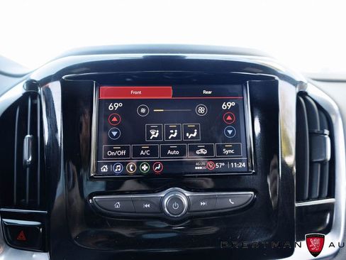 Used 2023 Chevrolet Traverse LT FWD image 31