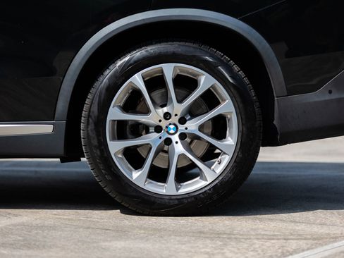 Used 2021 BMW X5 sDrive40i w/ Premium Package image 12