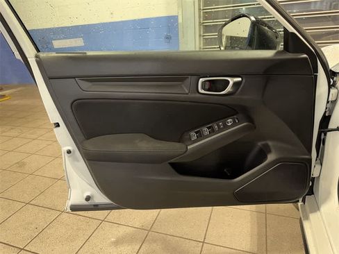 Used 2023 Honda Civic Sport image 28