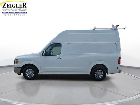 Used 2020 Nissan NV 3500 SL w/ Back Door Glass Package image 8
