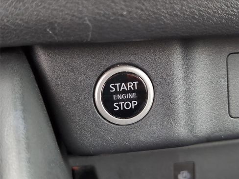 Used 2022 Nissan Rogue Platinum w/ Head-Up Display Package image 21