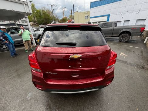 Used 2022 Chevrolet Trax LT w/ LT Convenience Package AWD/4WD image 4