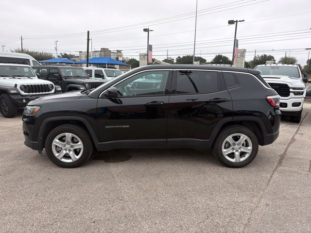 Used 2023 Jeep Compass Sport AWD/4WD image 3