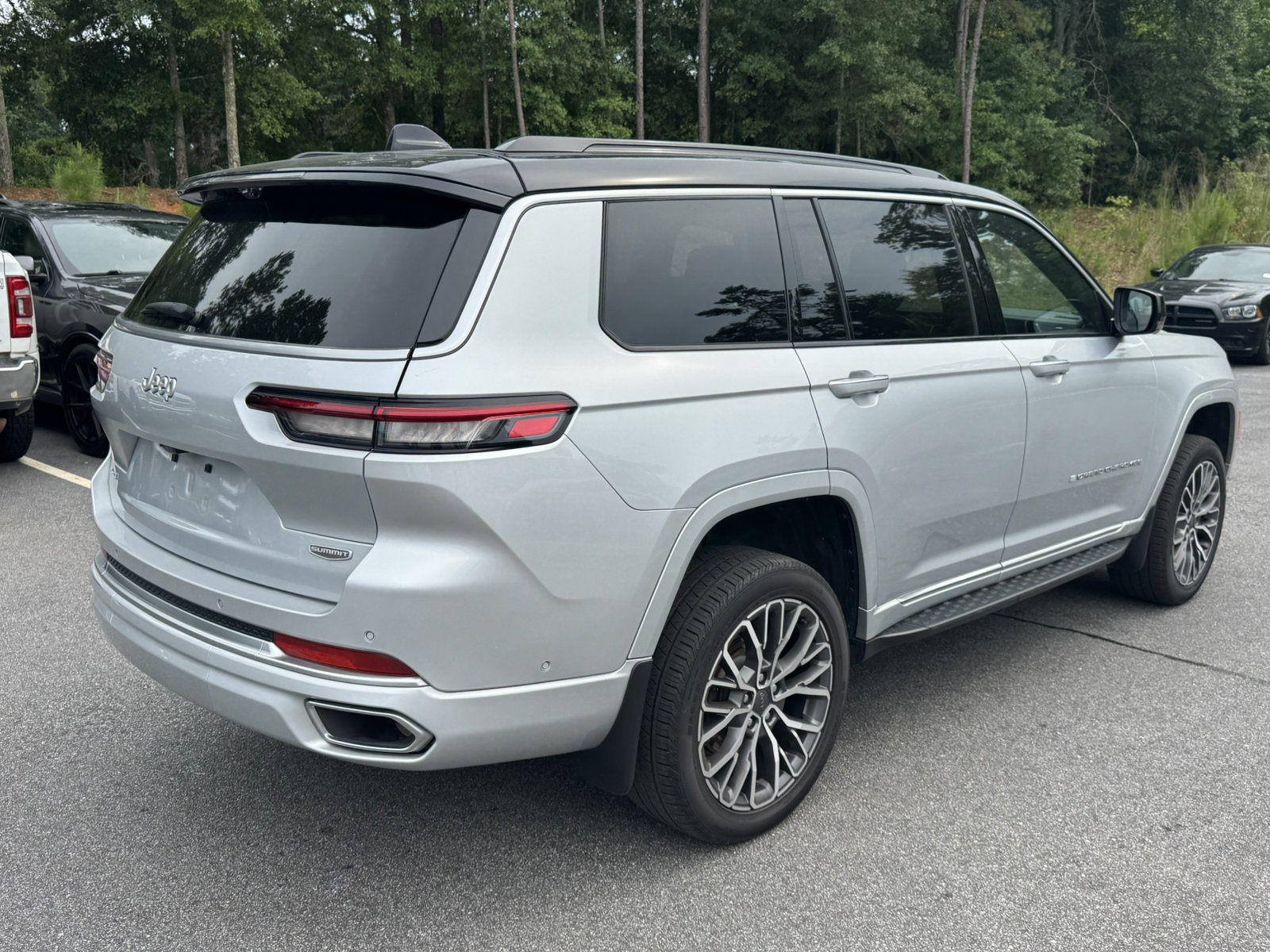Used 2024 Jeep Grand Cherokee L Summit AWD/4WD image 5