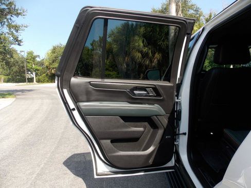 Used 2025 GMC Yukon AT4 w/ AT4 Premium Package AWD/4WD image 26