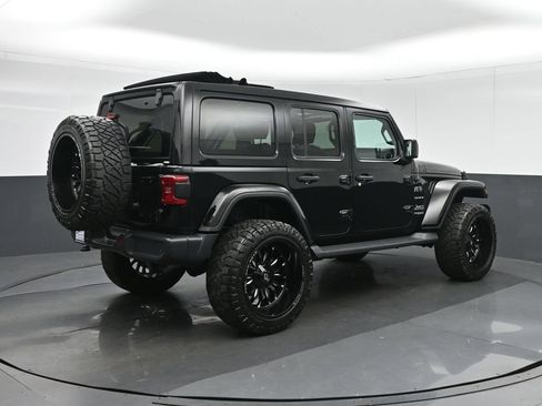 Used 2020 Jeep Wrangler Unlimited Sahara AWD/4WD image 7