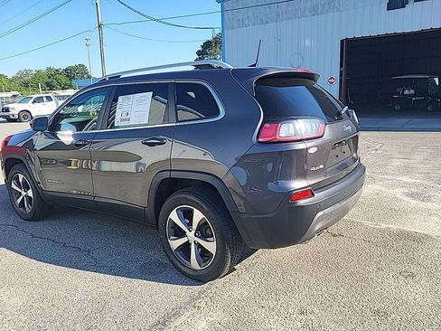 Used 2019 Jeep Cherokee Limited AWD/4WD image 4