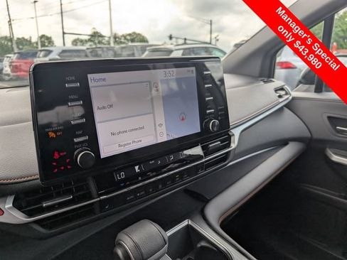 Used 2024 Toyota Sienna XSE AWD/4WD image 18