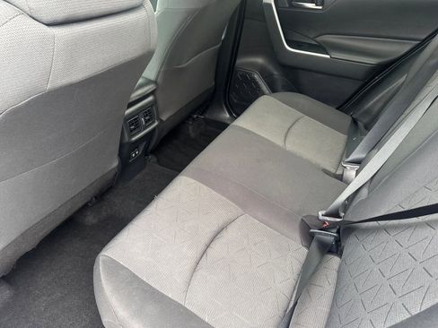 Used 2021 Toyota RAV4 XLE AWD/4WD image 15