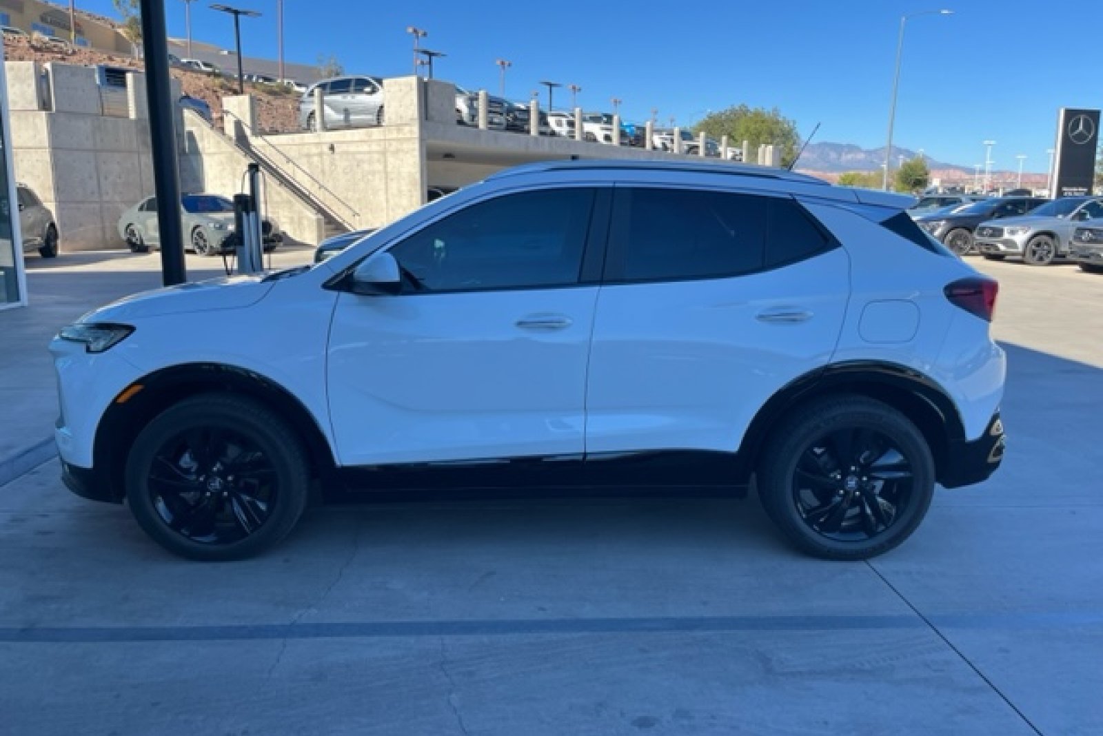 Used 2025 Honda HR-V EX-L image 3