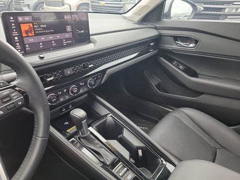 Used 2024 Honda Accord Touring image 20