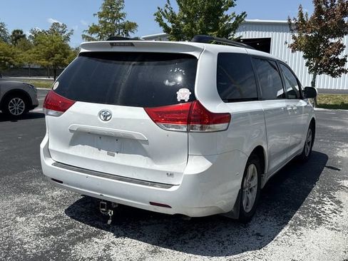 Used 2014 Toyota Sienna LE FWD image 7