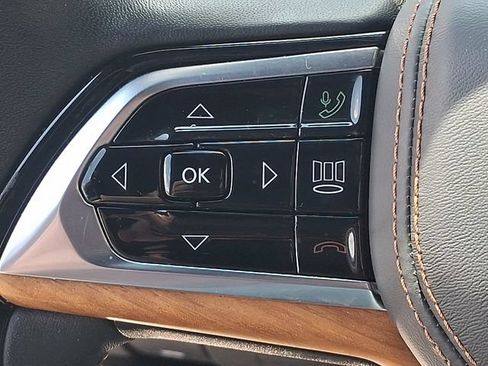 Used 2025 Jeep Grand Cherokee L Summit AWD/4WD image 21
