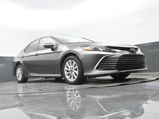 Used 2024 Toyota Camry LE w/ Convenience Package FWD image 9