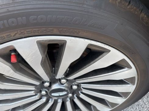 Used 2019 Lincoln Navigator Reserve w/ Cargo Package AWD/4WD image 7