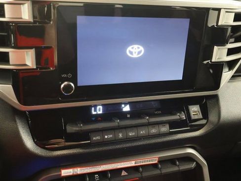 Used 2025 Toyota Tundra SR5 AWD/4WD image 18