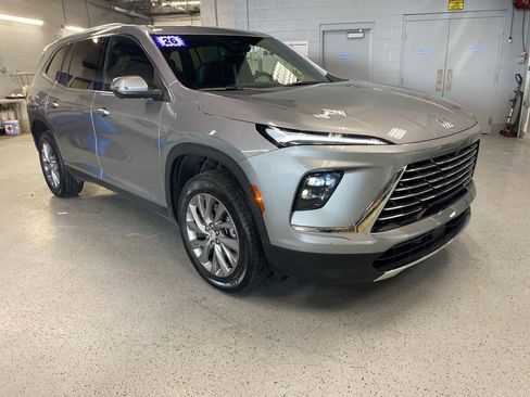 Used 2026 Buick Enclave Preferred image 1