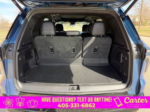 Used 2025 Chevrolet Traverse RS image 34