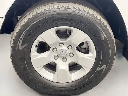 Used 2024 RAM 1500 Big Horn image 31