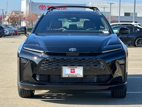 New 2025 Toyota Crown Signia image 8