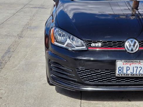 Used 2016 Volkswagen Golf S image 3