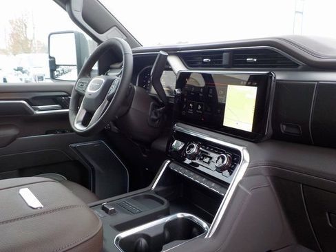 New 2026 GMC Sierra 3500 Denali w/ Denali Reserve Package image 35