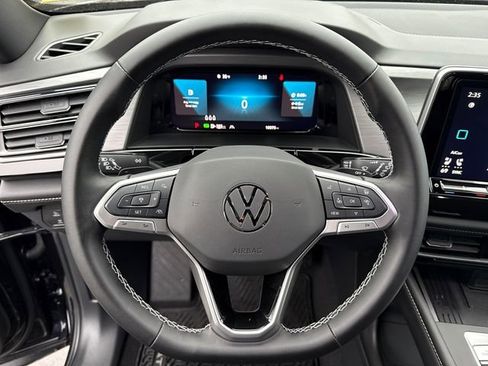 Certified 2025 Volkswagen Atlas Cross Sport SE image 14