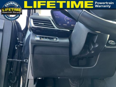 Used 2024 Buick Envision Preferred image 18