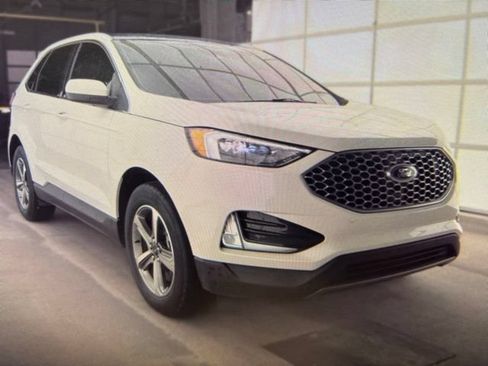 Certified 2024 Ford Edge SEL w/ Convenience Package AWD/4WD image 4