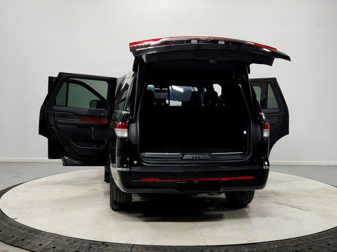 Used 2024 Lincoln Navigator Reserve image 14