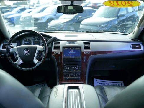 Used 2012 Cadillac Escalade Luxury image 12