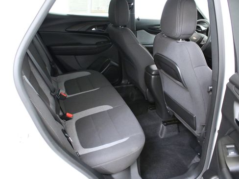 Used 2024 Chevrolet TrailBlazer LS image 27