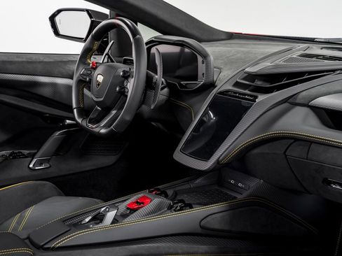 Used 2025 Lamborghini Revuelto image 31