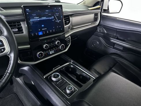 Used 2024 Ford Expedition XLT AWD/4WD image 36