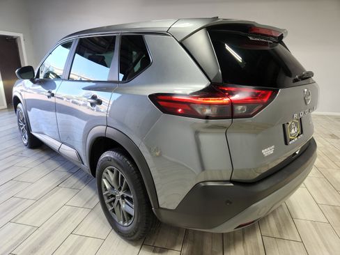 Used 2023 Nissan Rogue S image 3